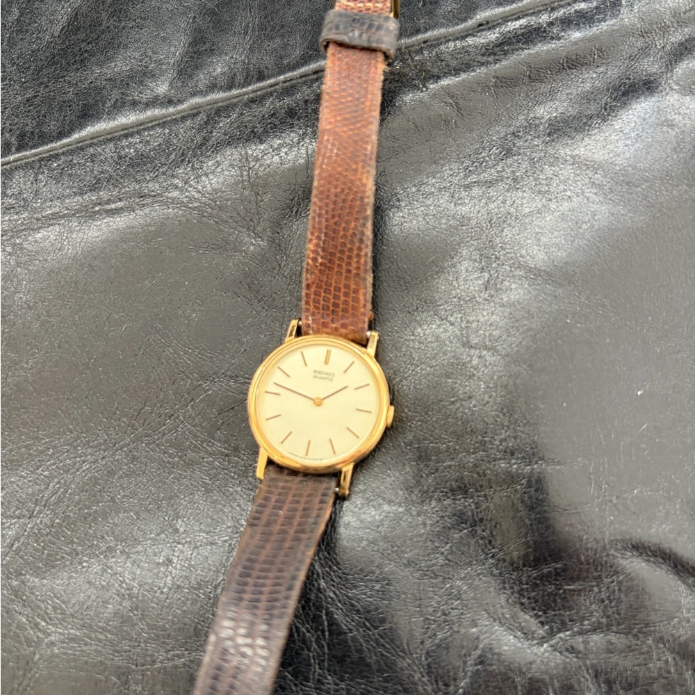 Seiko Vintage Gold-Tone Round Watch with (used) Brown Leather Strap